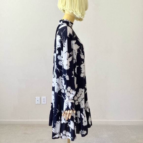 Ganni Black/White Silk Floral Print Long Sleeves Dress 2/34 - Picture 4 of 10